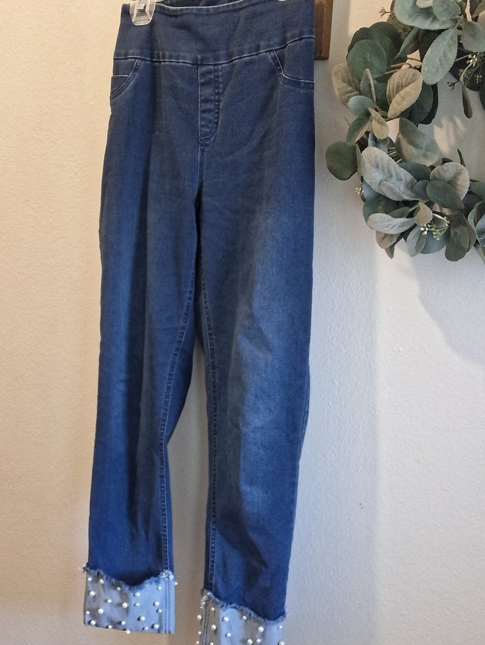 Lulu-B Pearl-Trim Ankle Denim Pants in Blue